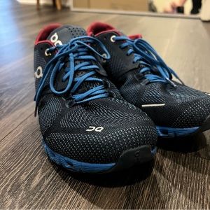 Mens OnCloud sneakers worn twice